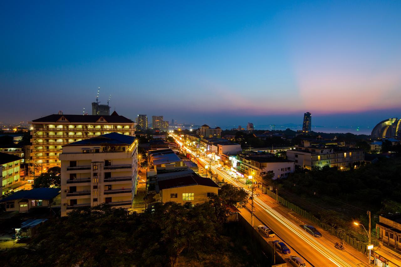 Aiyara Palace Hotel Pattaya Buitenkant foto